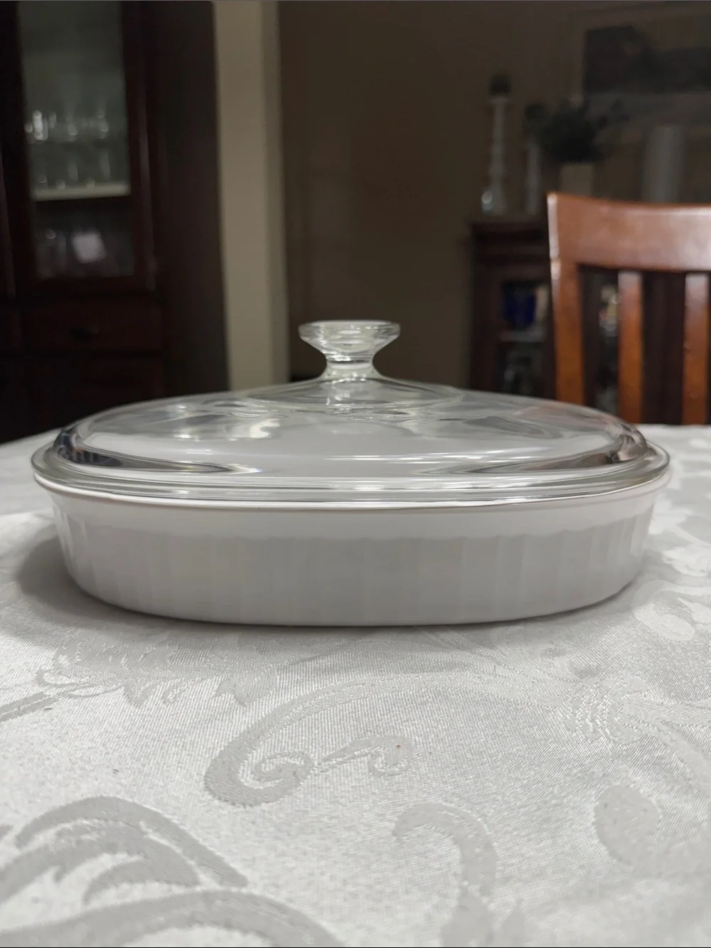 Corning ware French white  oval casserole with lid.   Size 1.8ltr.